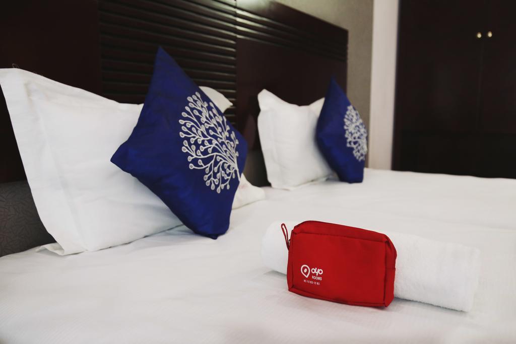 Oyo 710 Hotel Kshitij Pune Bagian luar foto