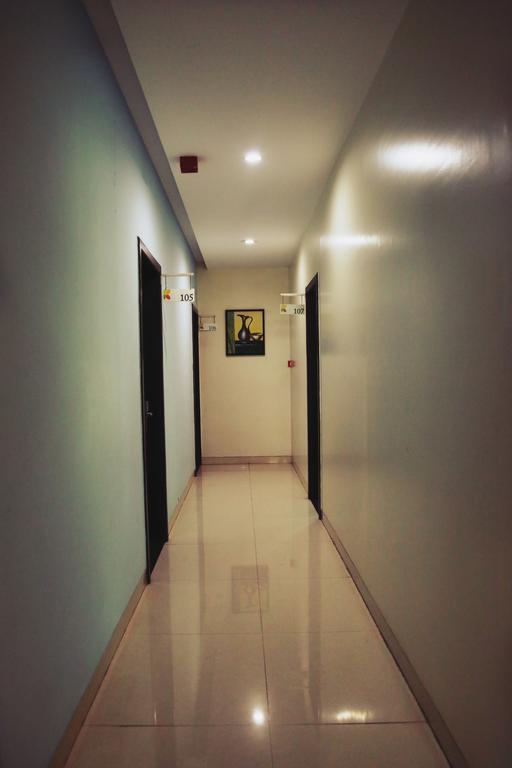 Oyo 710 Hotel Kshitij Pune Bagian luar foto