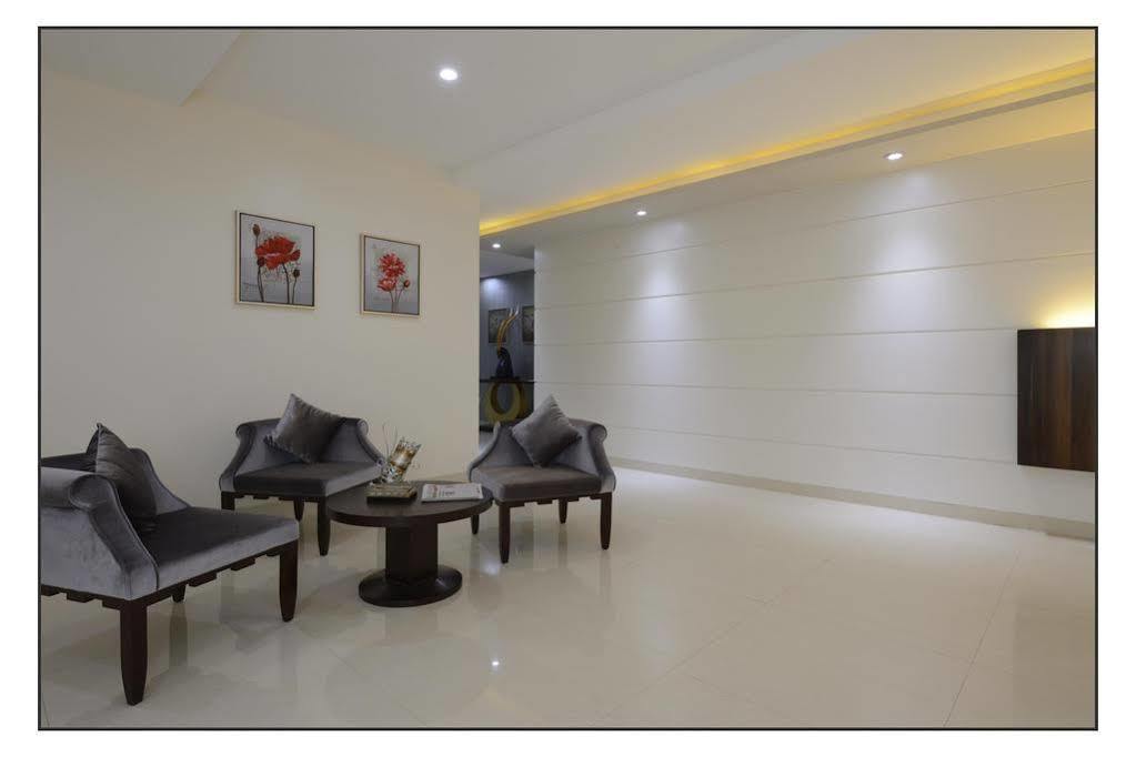 Oyo 710 Hotel Kshitij Pune Bagian luar foto