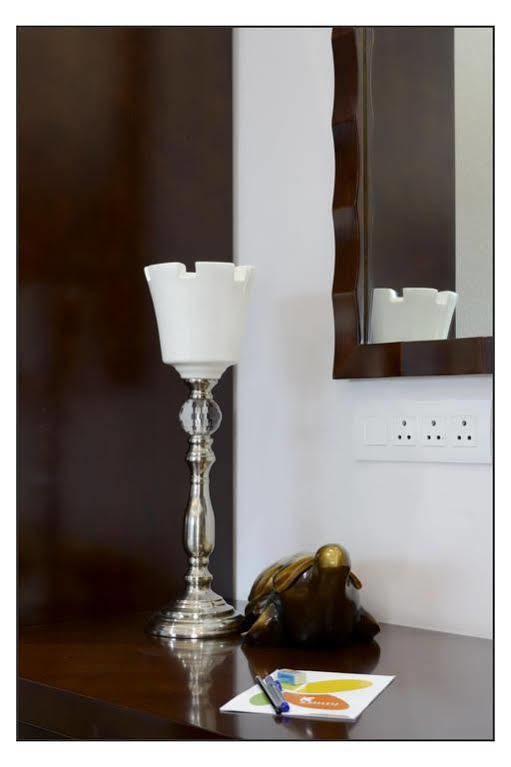 Oyo 710 Hotel Kshitij Pune Bagian luar foto